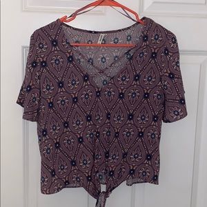 Pattern cropped shirt
